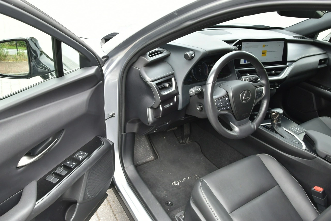 Lexus UX - Zdjęcie 15