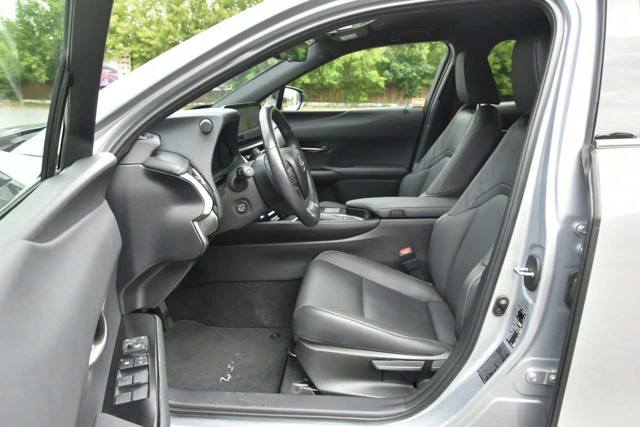 Lexus UX - Zdjęcie 16