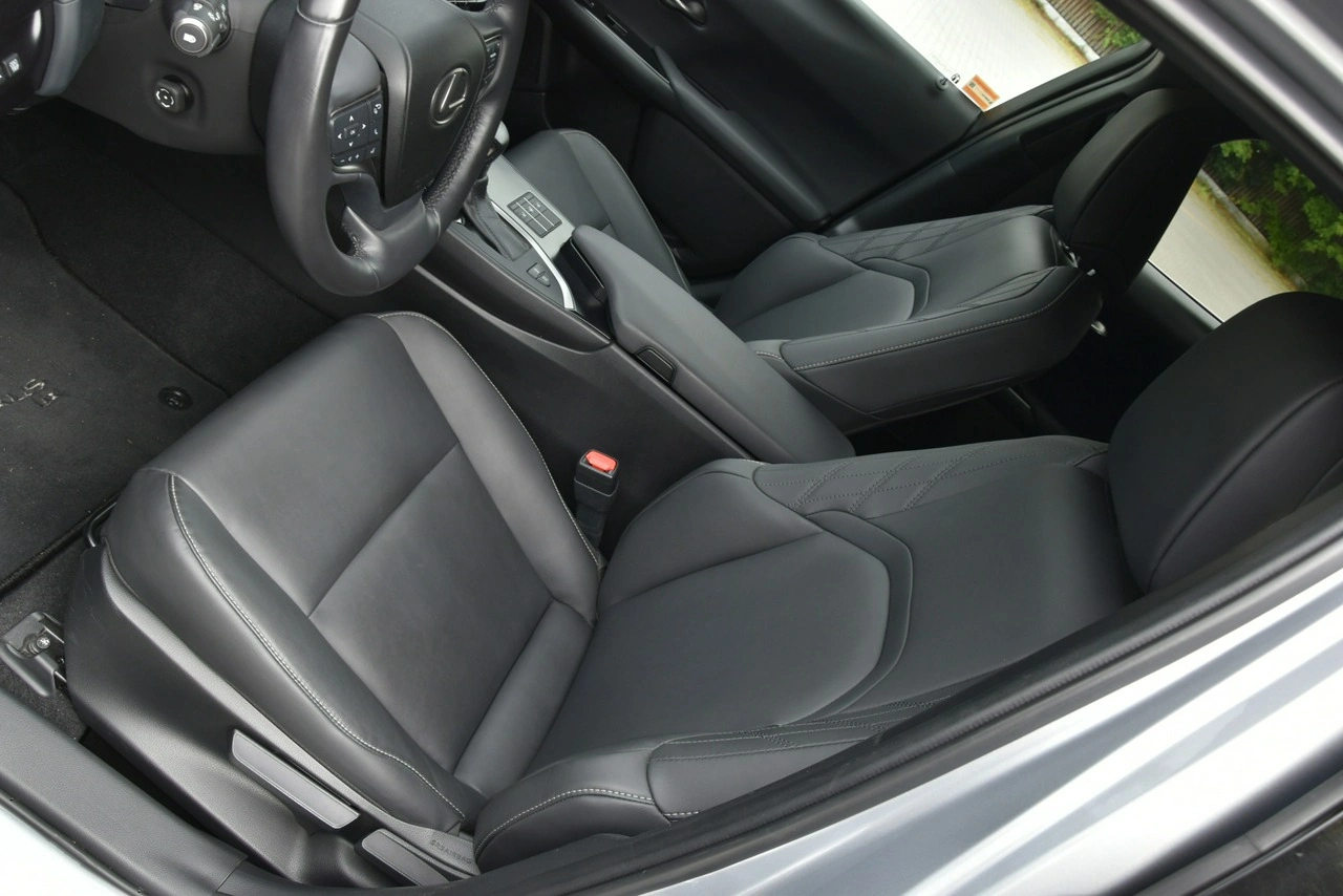 Lexus UX - Zdjęcie 28