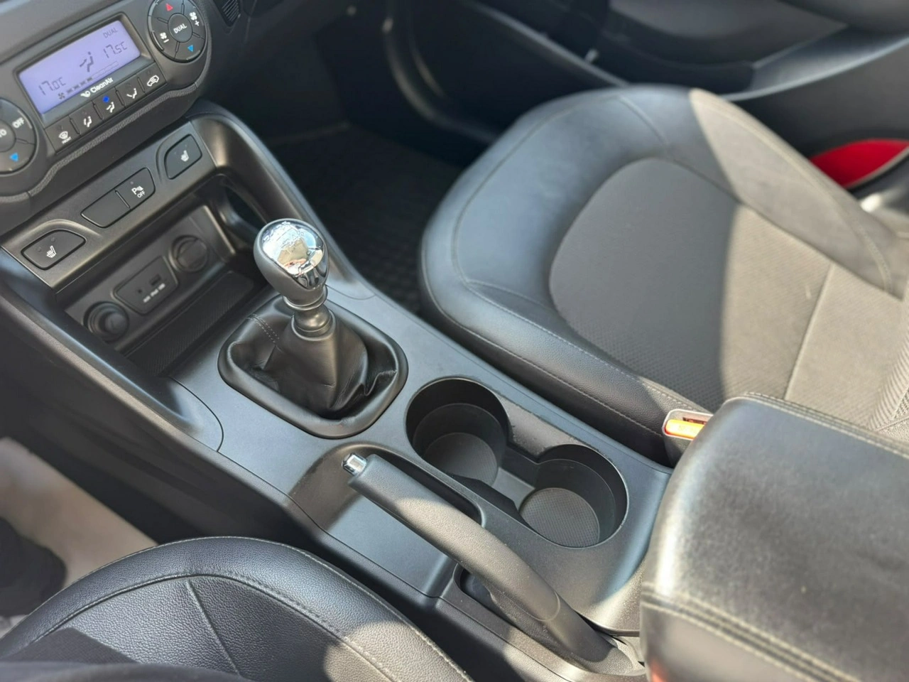 Hyundai ix35 - Zdjęcie 22
