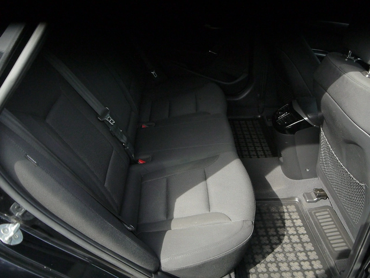 Hyundai i40 - Zdjęcie 30