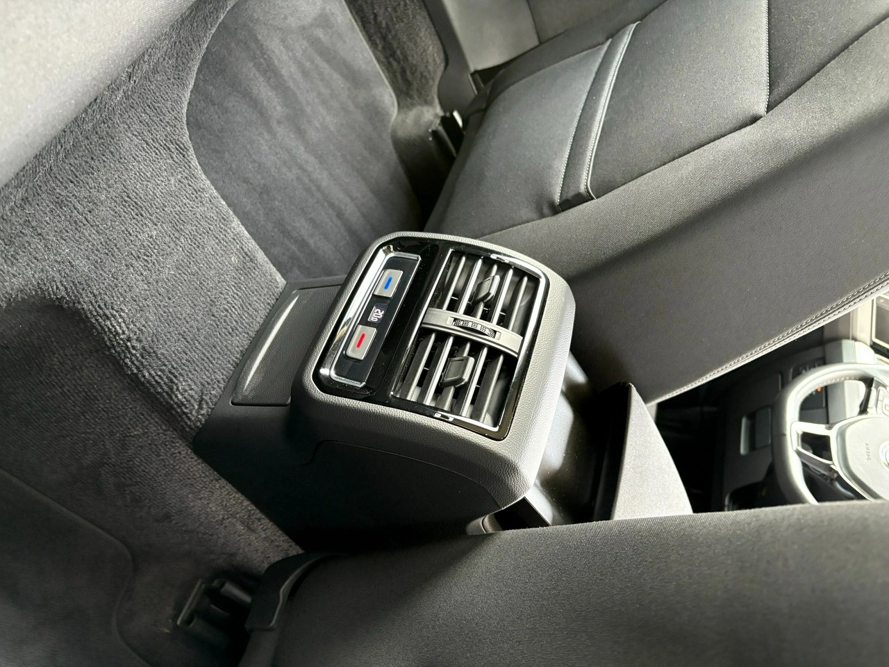 Volkswagen Passat - Zdjęcie 17