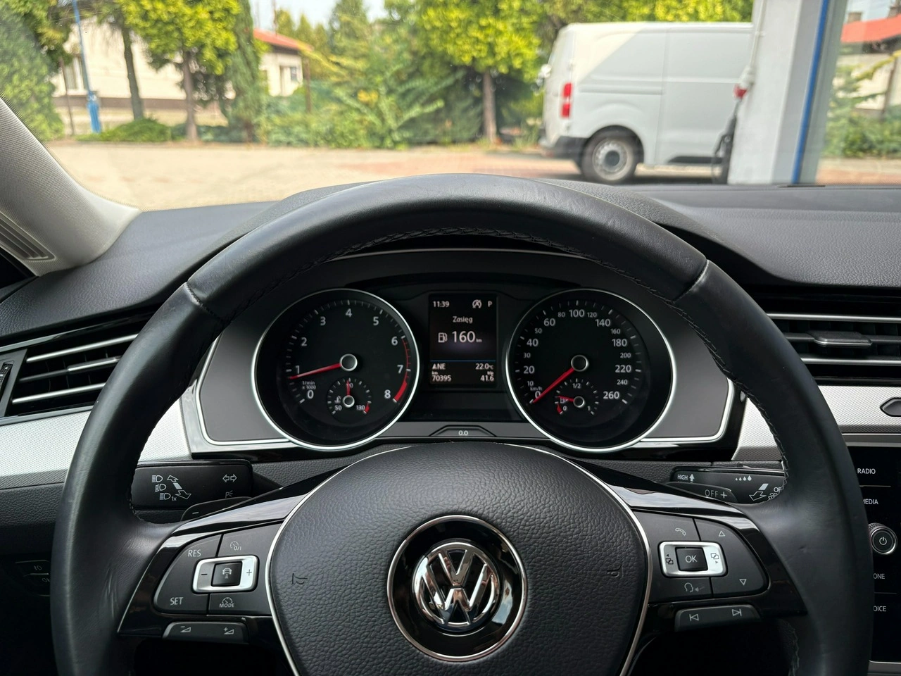 Volkswagen Passat - Zdjęcie 19