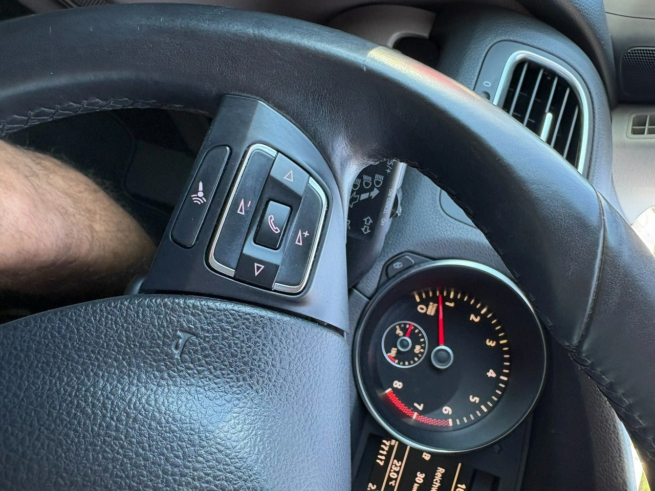 Volkswagen Golf - Zdjęcie 23