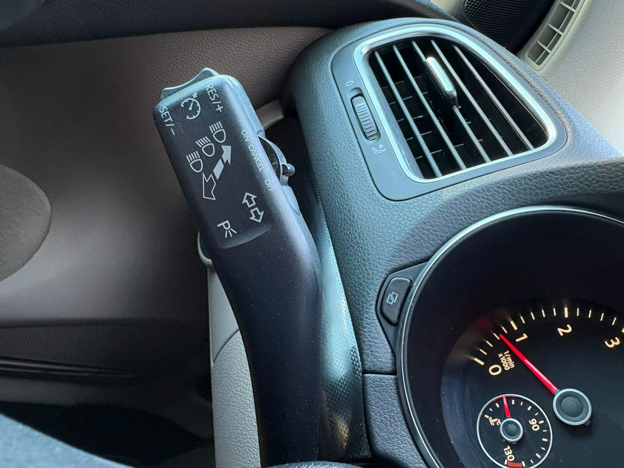 Volkswagen Golf - Zdjęcie 27