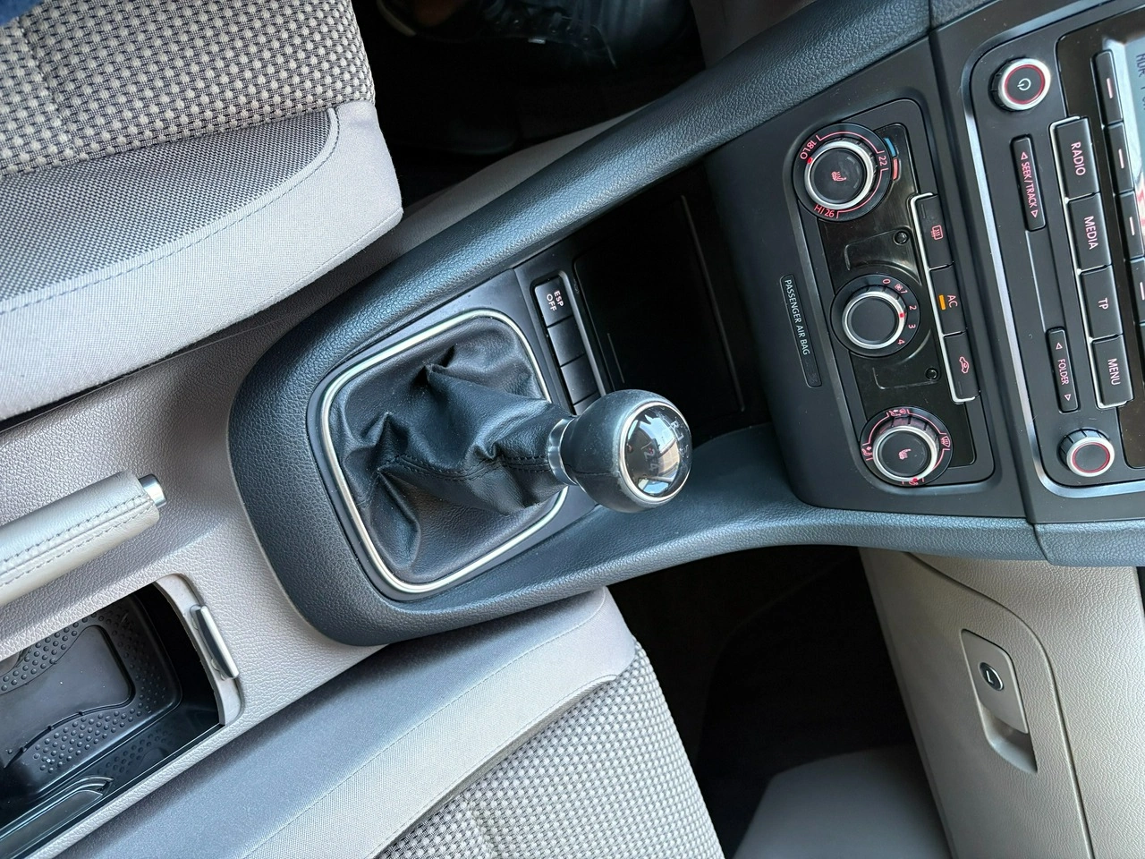 Volkswagen Golf - Zdjęcie 29