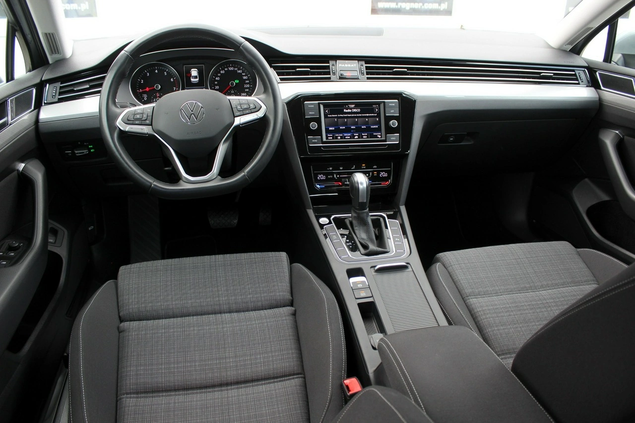 Volkswagen Passat - Zdjęcie 10
