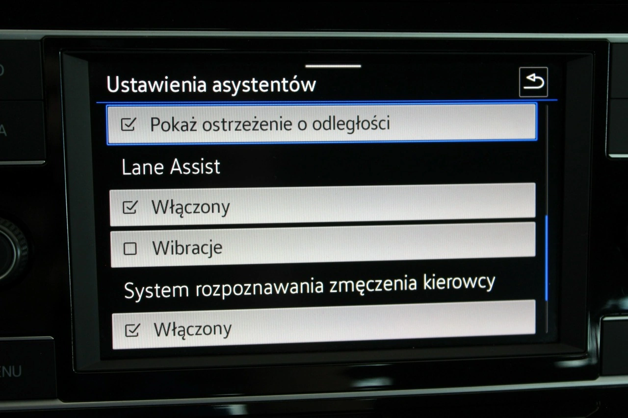 Volkswagen Passat - Zdjęcie 21