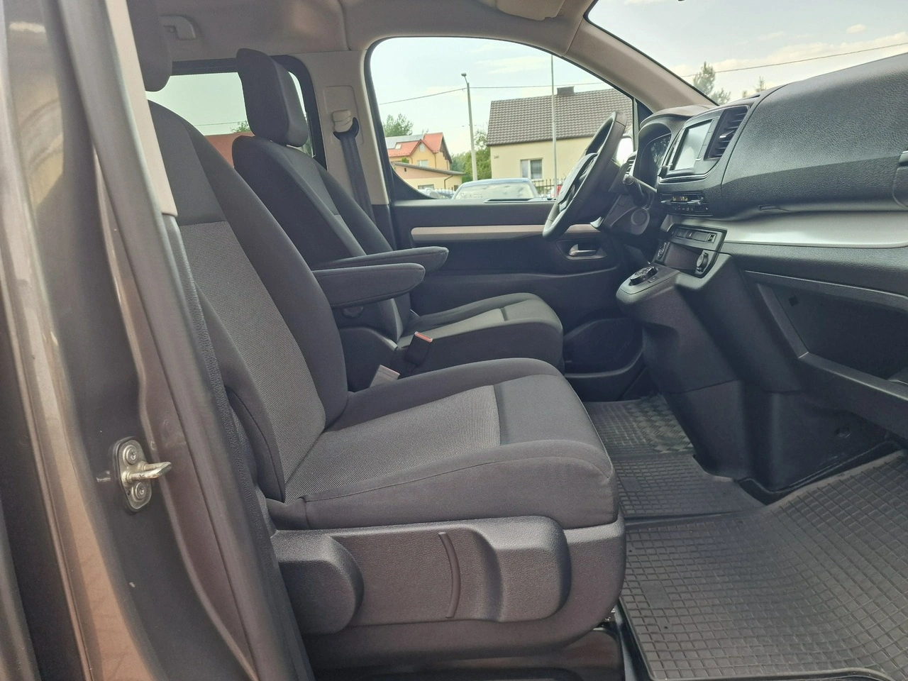 Peugeot Traveller - Zdjęcie 23