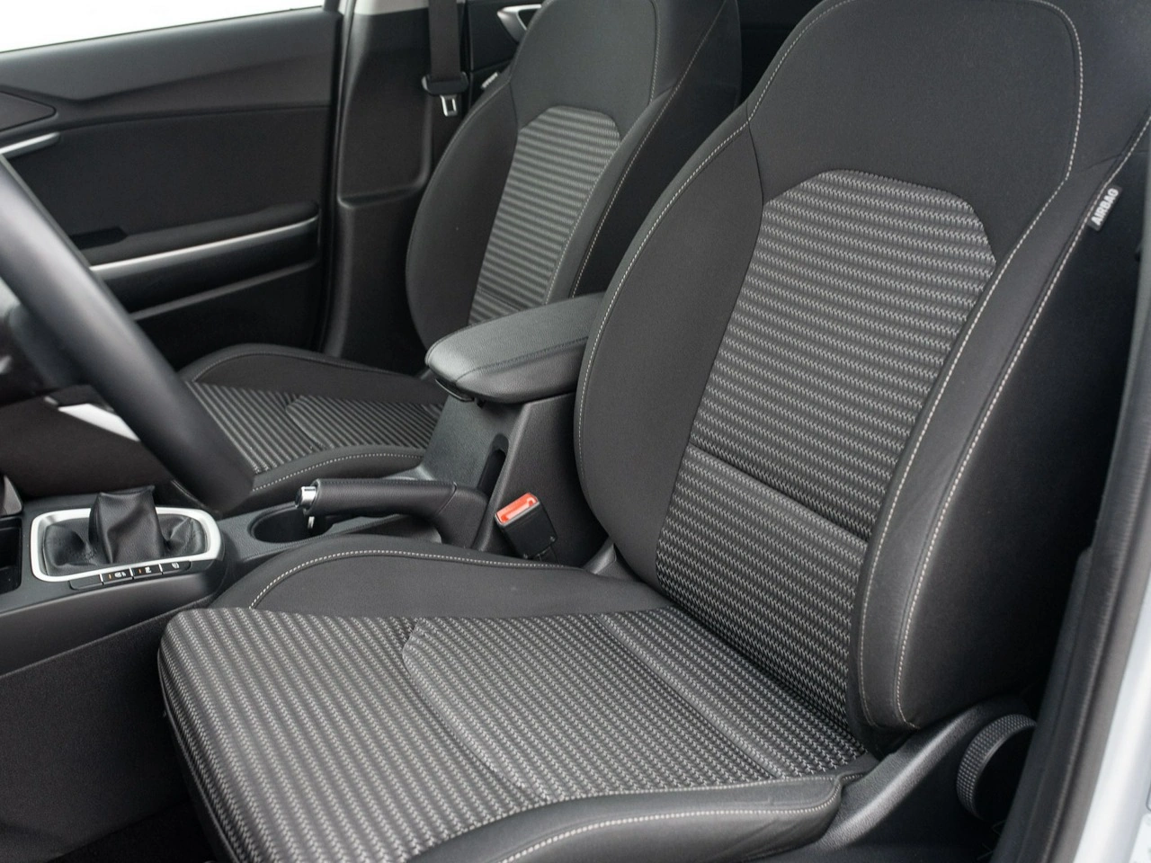 Kia Ceed - Zdjęcie 9