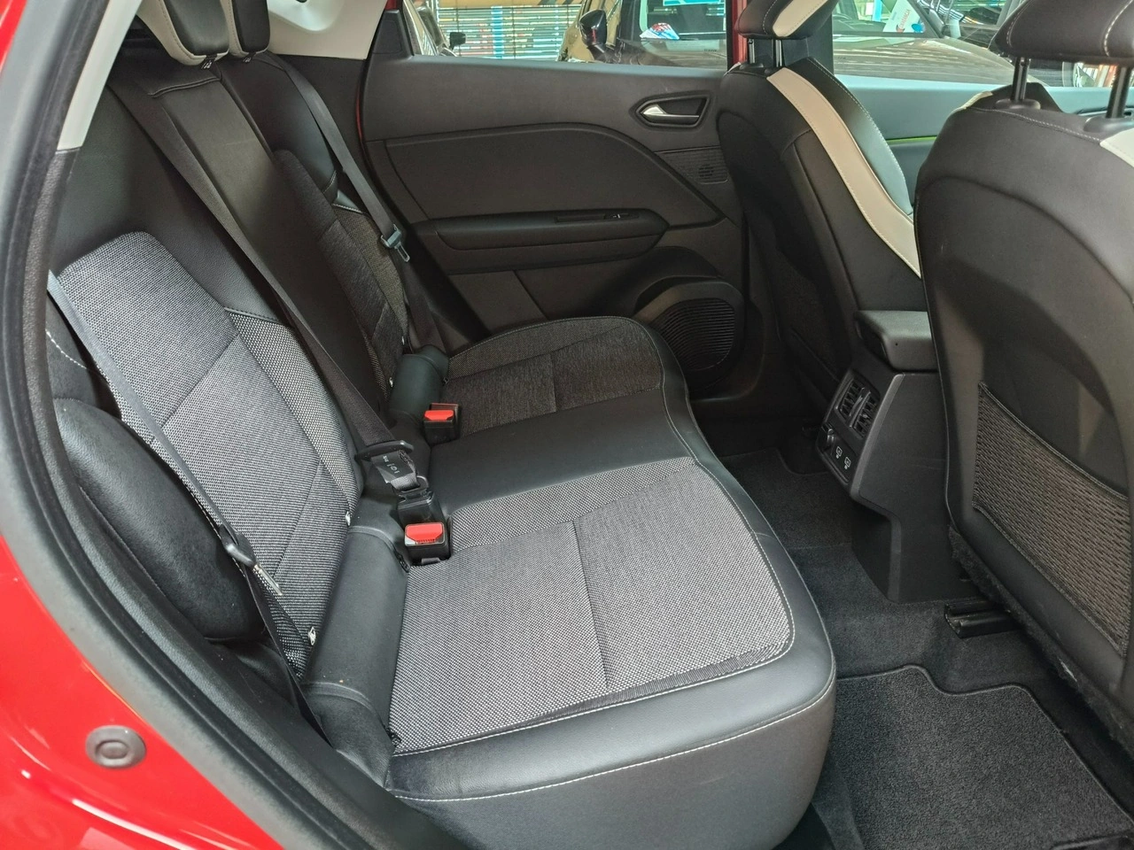 Renault Captur - Zdjęcie 15