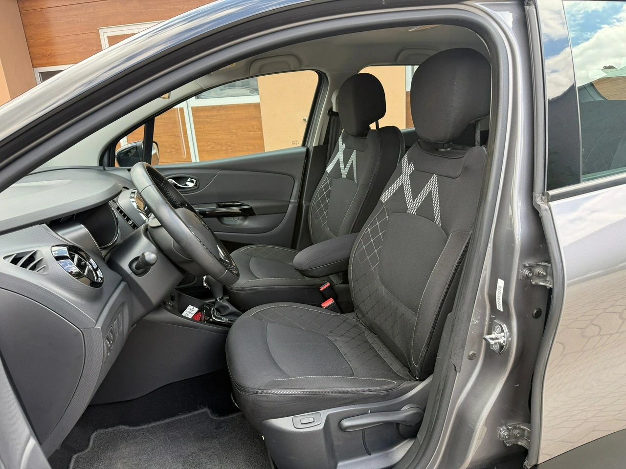 Renault Captur - Zdjęcie 18