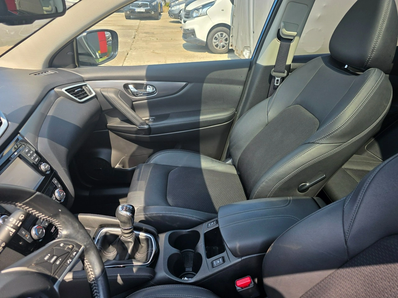 Nissan Qashqai - Zdjęcie 12
