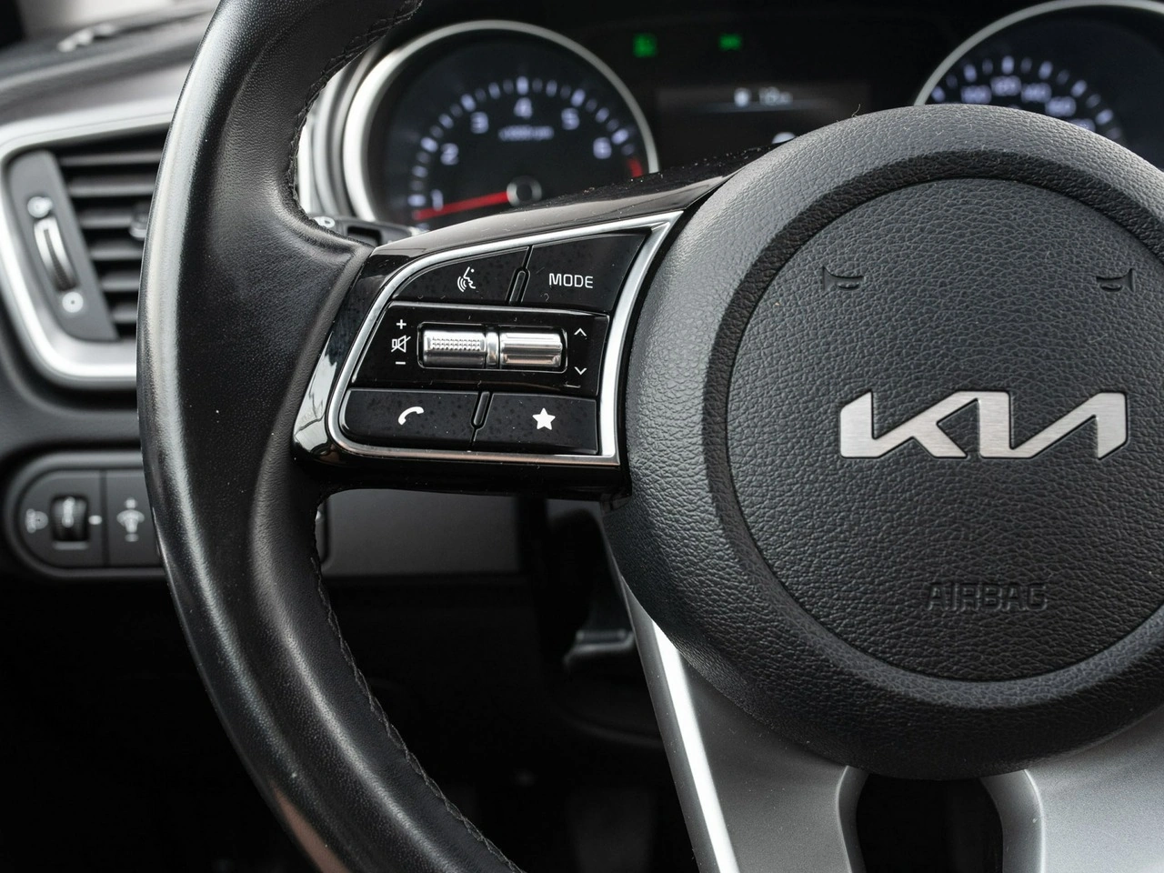 Kia Ceed - Zdjęcie 12