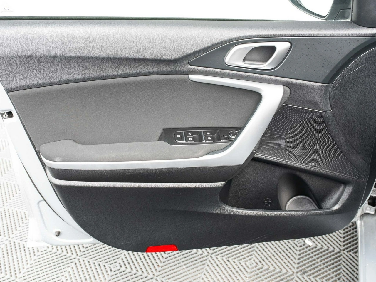 Kia Ceed - Zdjęcie 8