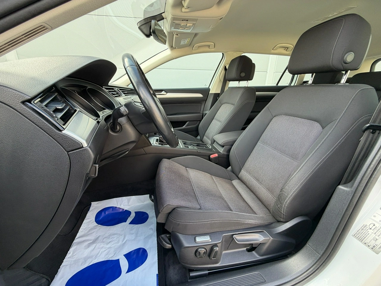 Volkswagen Passat - Zdjęcie 17