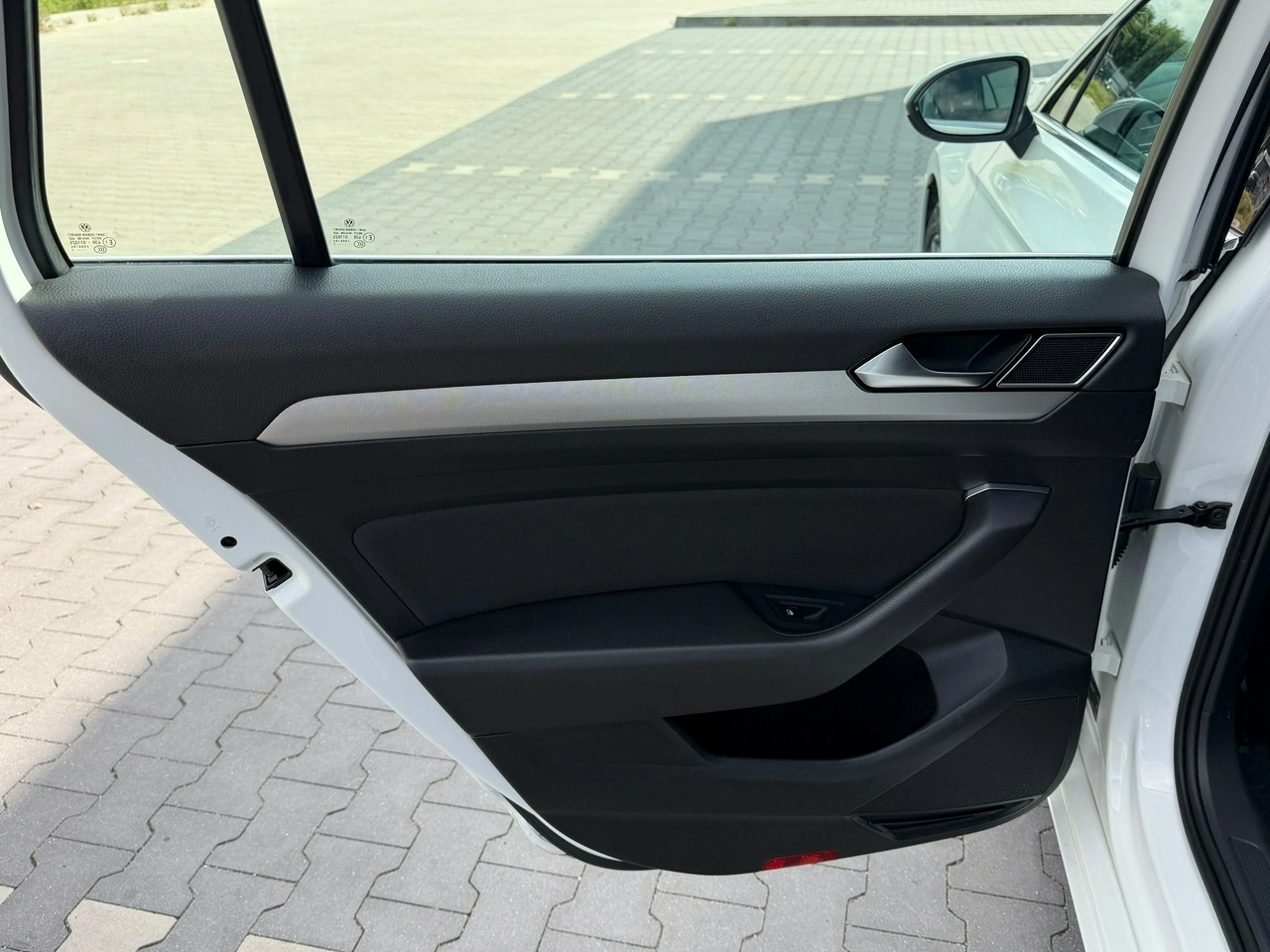 Volkswagen Passat - Zdjęcie 27