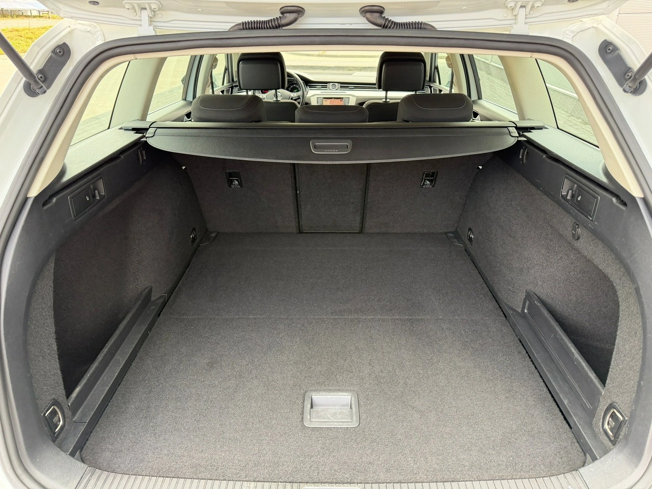 Volkswagen Passat - Zdjęcie 37