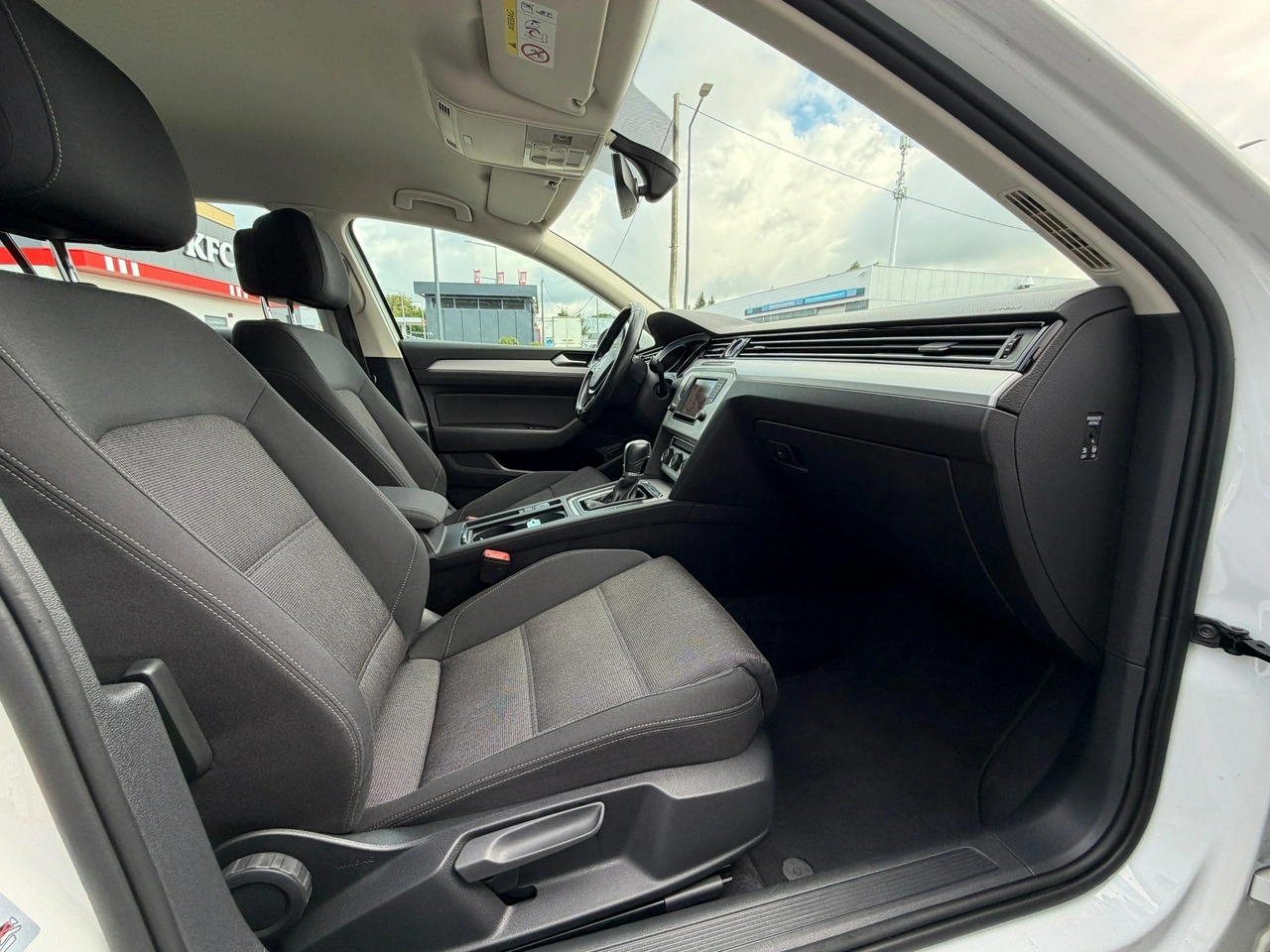 Volkswagen Passat - Zdjęcie 34