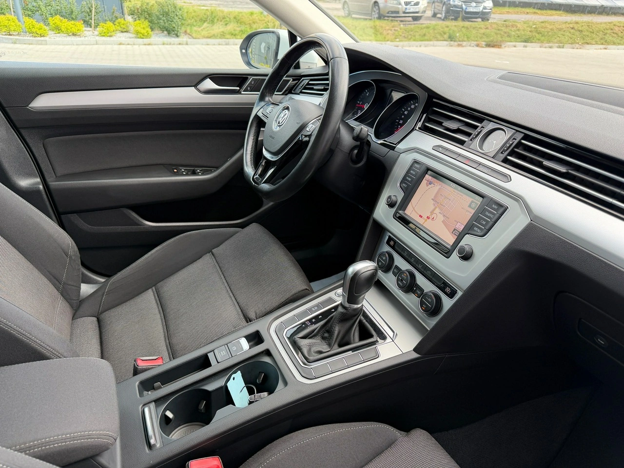 Volkswagen Passat - Zdjęcie 35