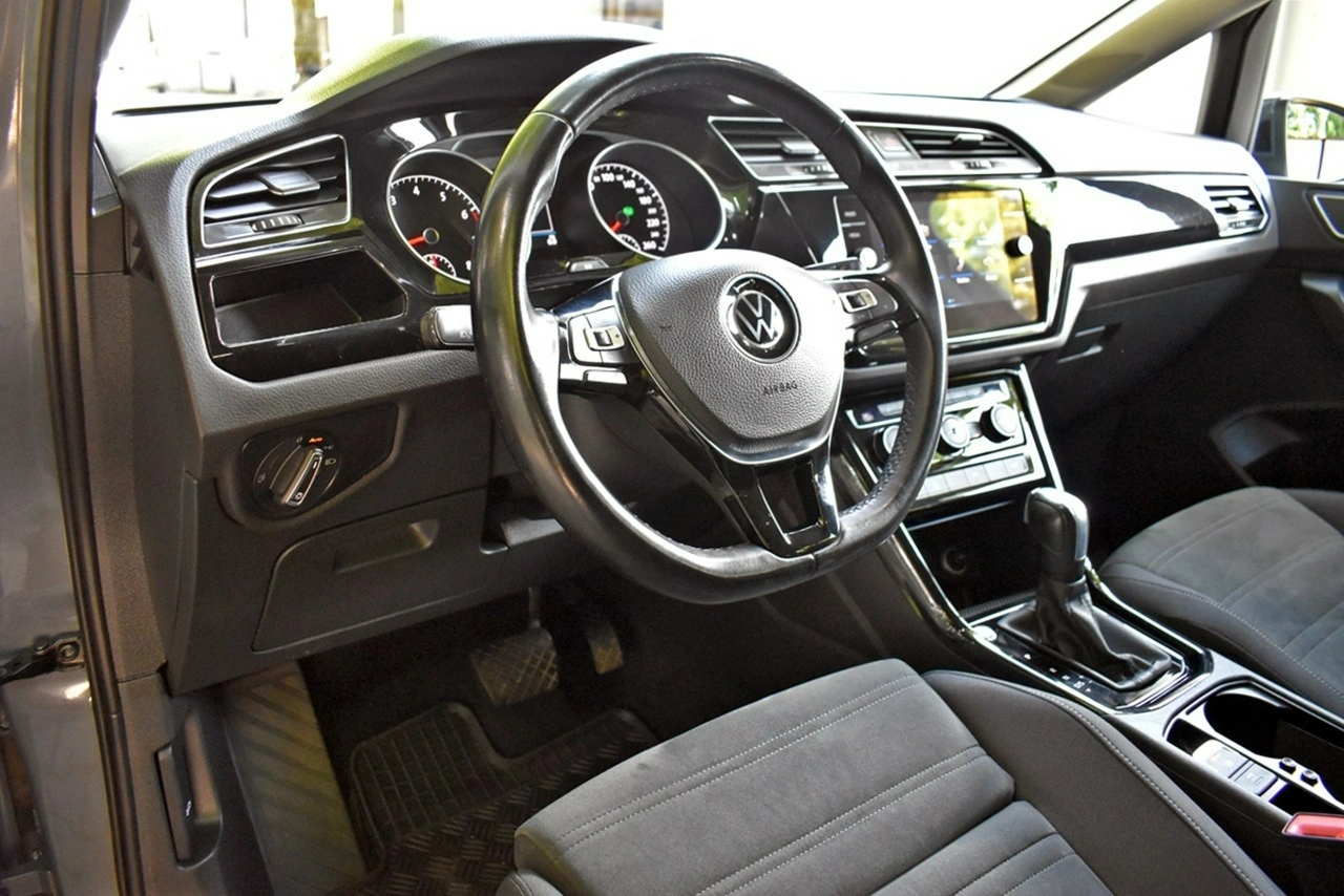 Volkswagen Touran - Zdjęcie 9