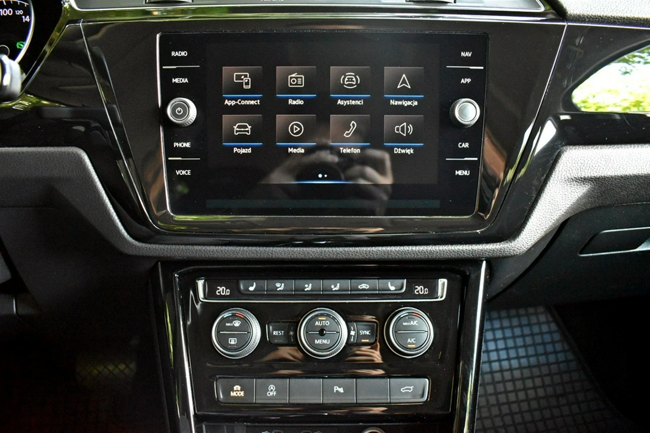 Volkswagen Touran - Zdjęcie 20