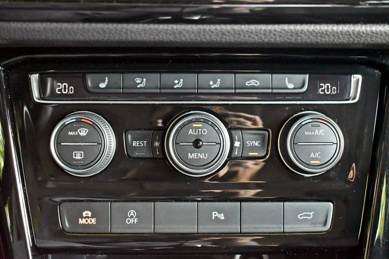 Volkswagen Touran - Zdjęcie 25