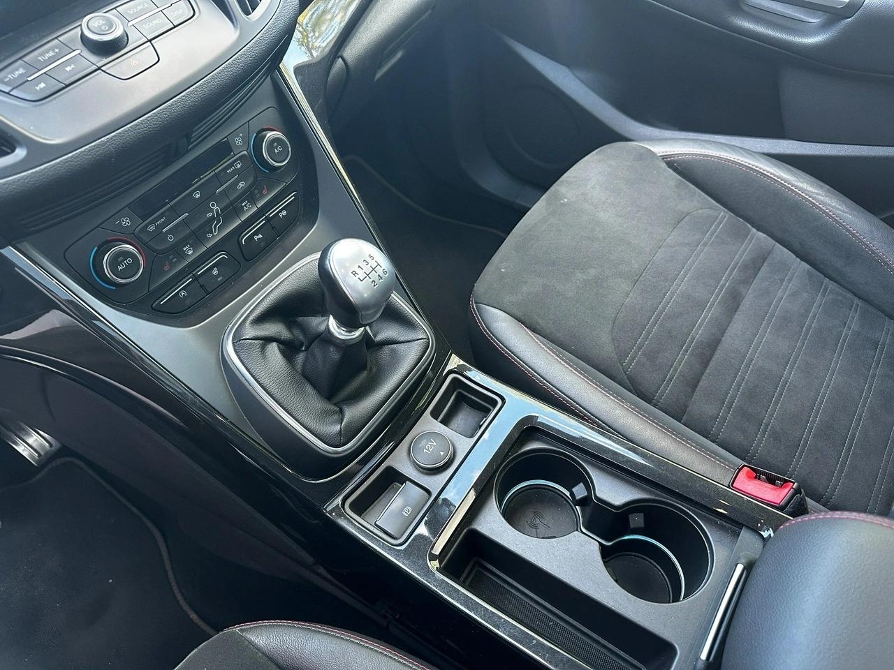 Ford Kuga - Zdjęcie 8