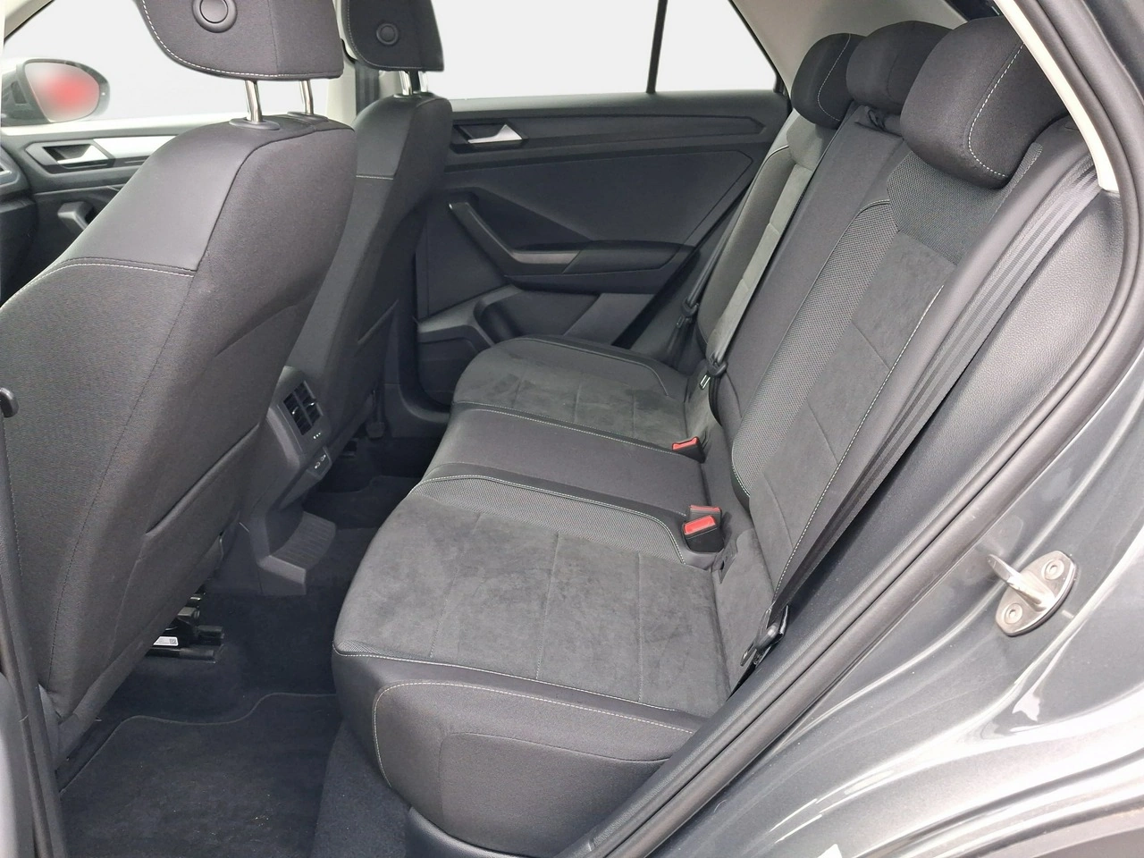 Volkswagen T-Roc - Zdjęcie 9