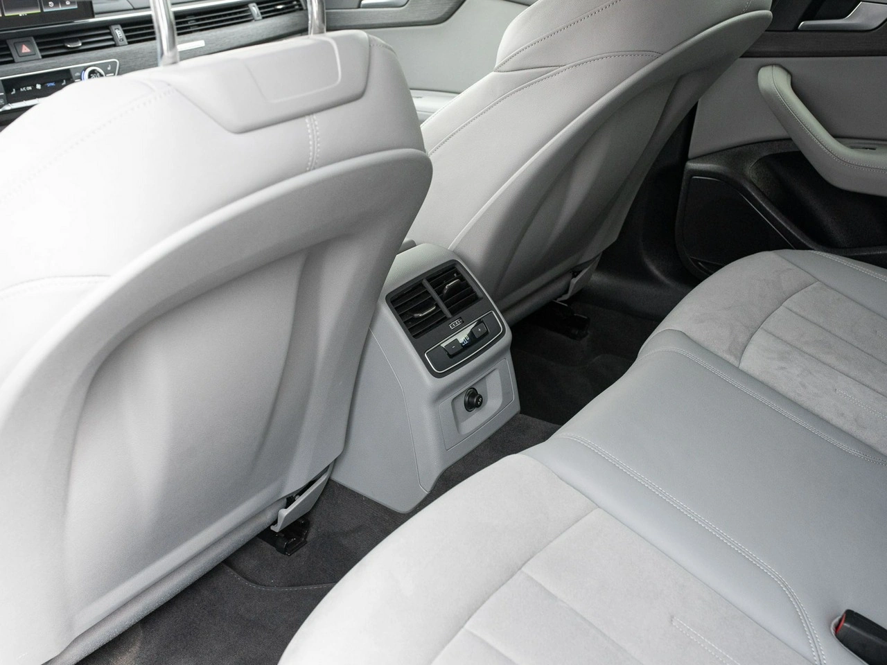 Audi A4 - Zdjęcie 23