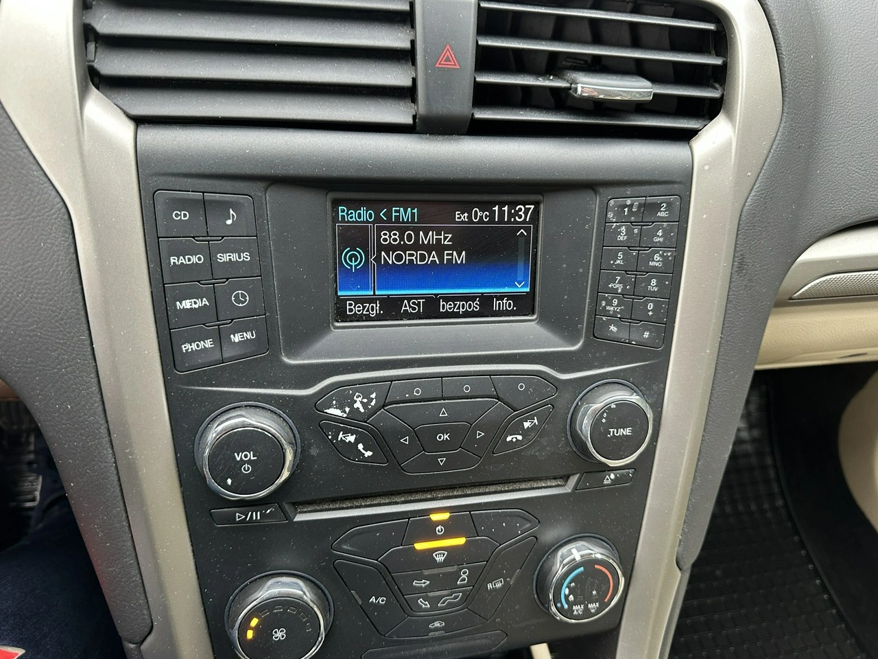 Ford Mondeo - Zdjęcie 16