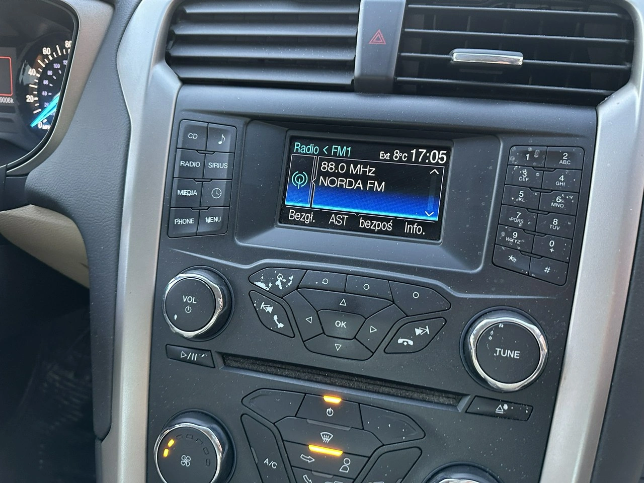 Ford Mondeo - Zdjęcie 17