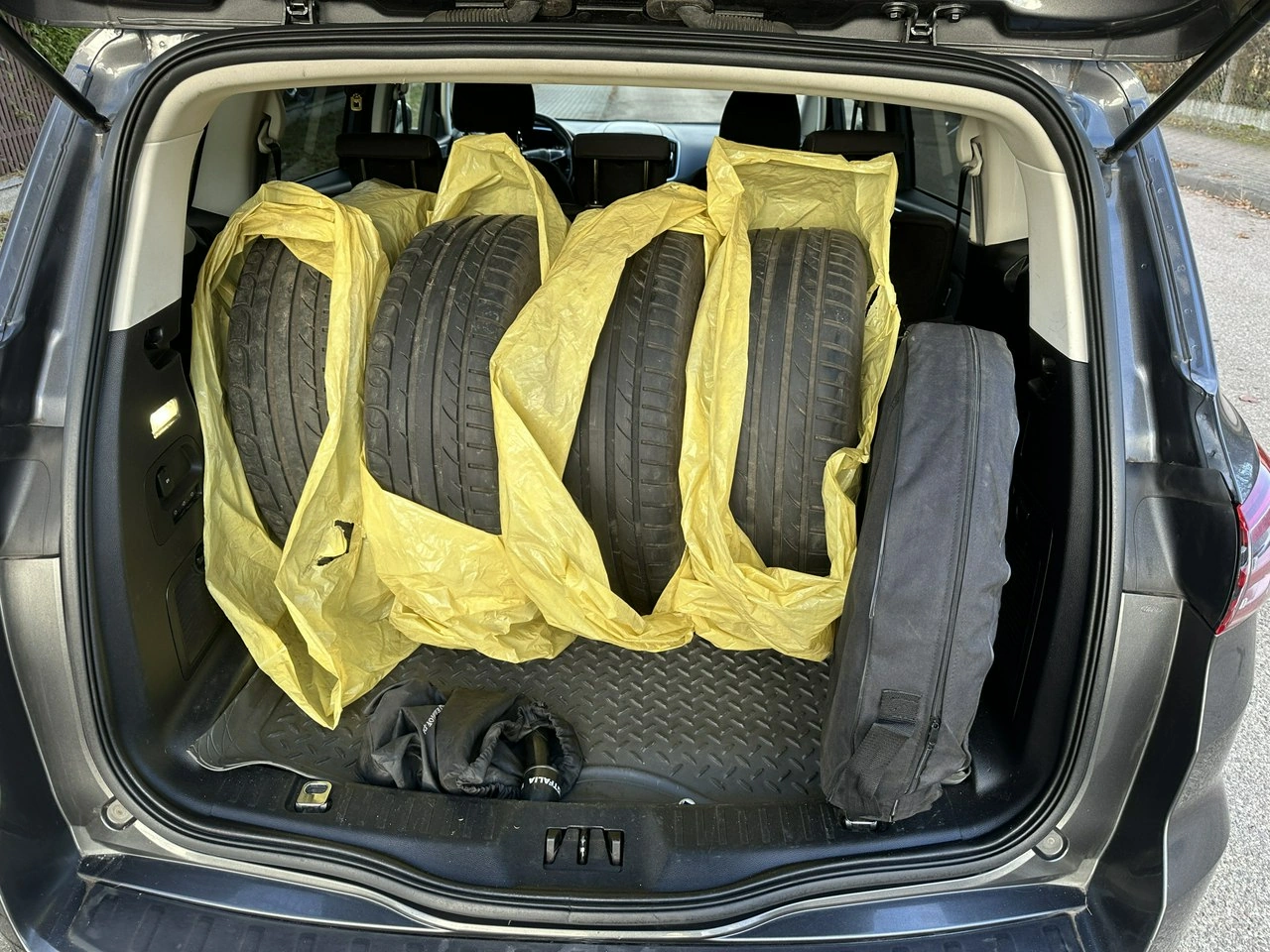 Ford S-Max - Zdjęcie 13