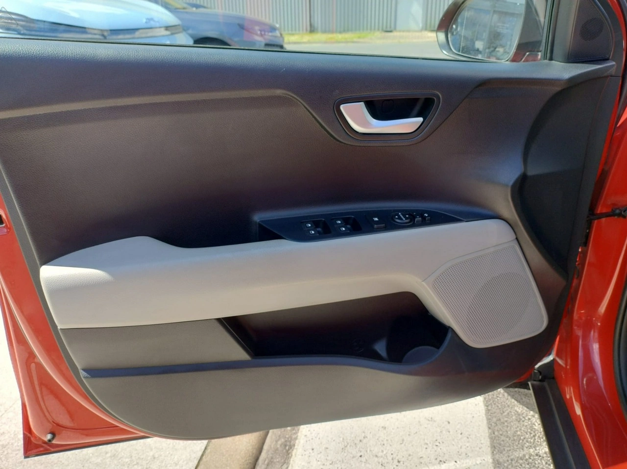 Kia Stonic - Zdjęcie 10