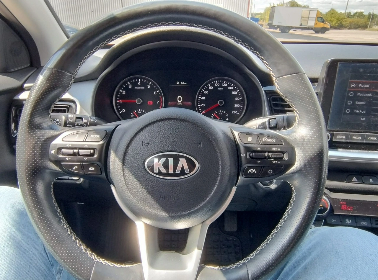 Kia Stonic - Zdjęcie 16