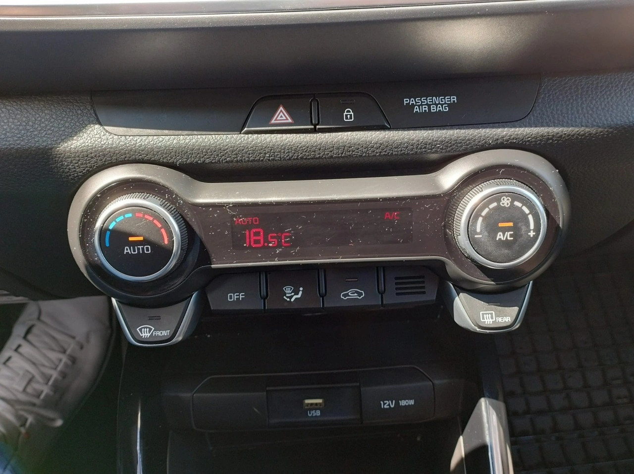 Kia Stonic - Zdjęcie 20