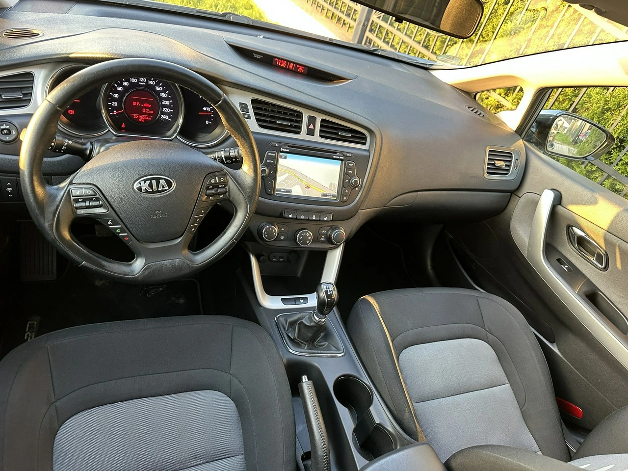 Kia Ceed - Zdjęcie 11