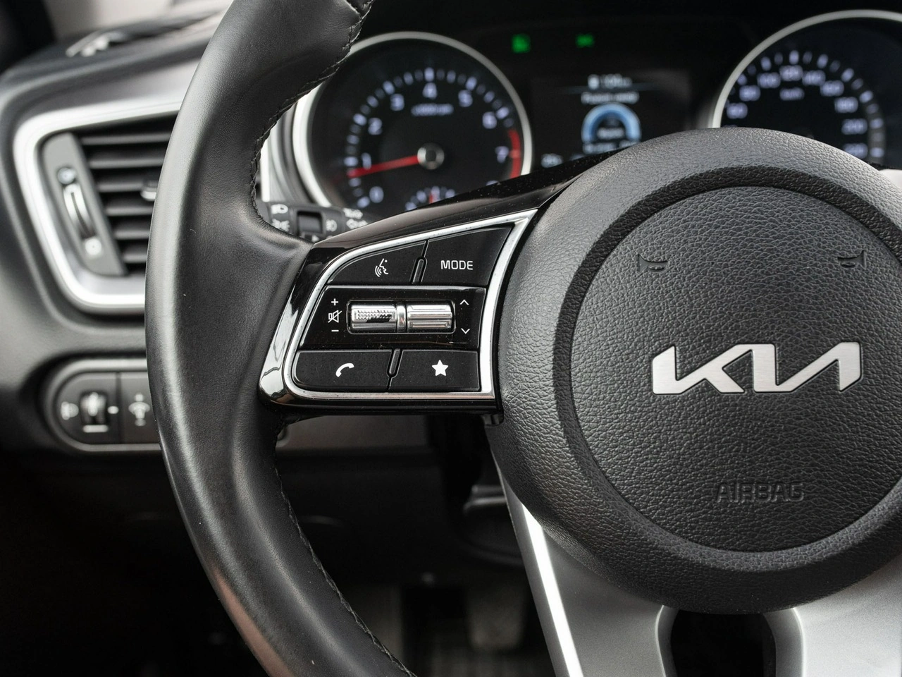 Kia Ceed - Zdjęcie 10
