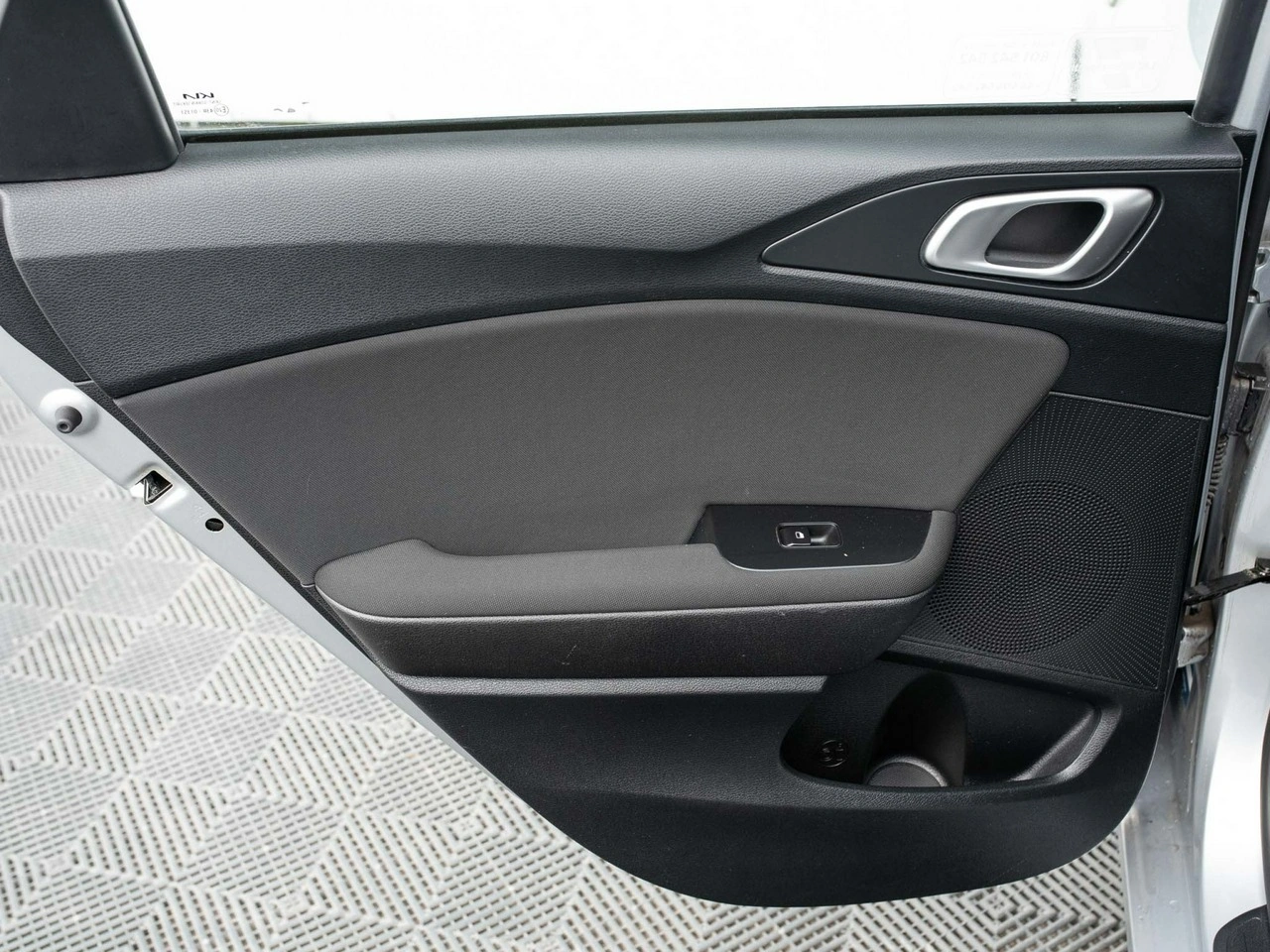 Kia Ceed - Zdjęcie 17