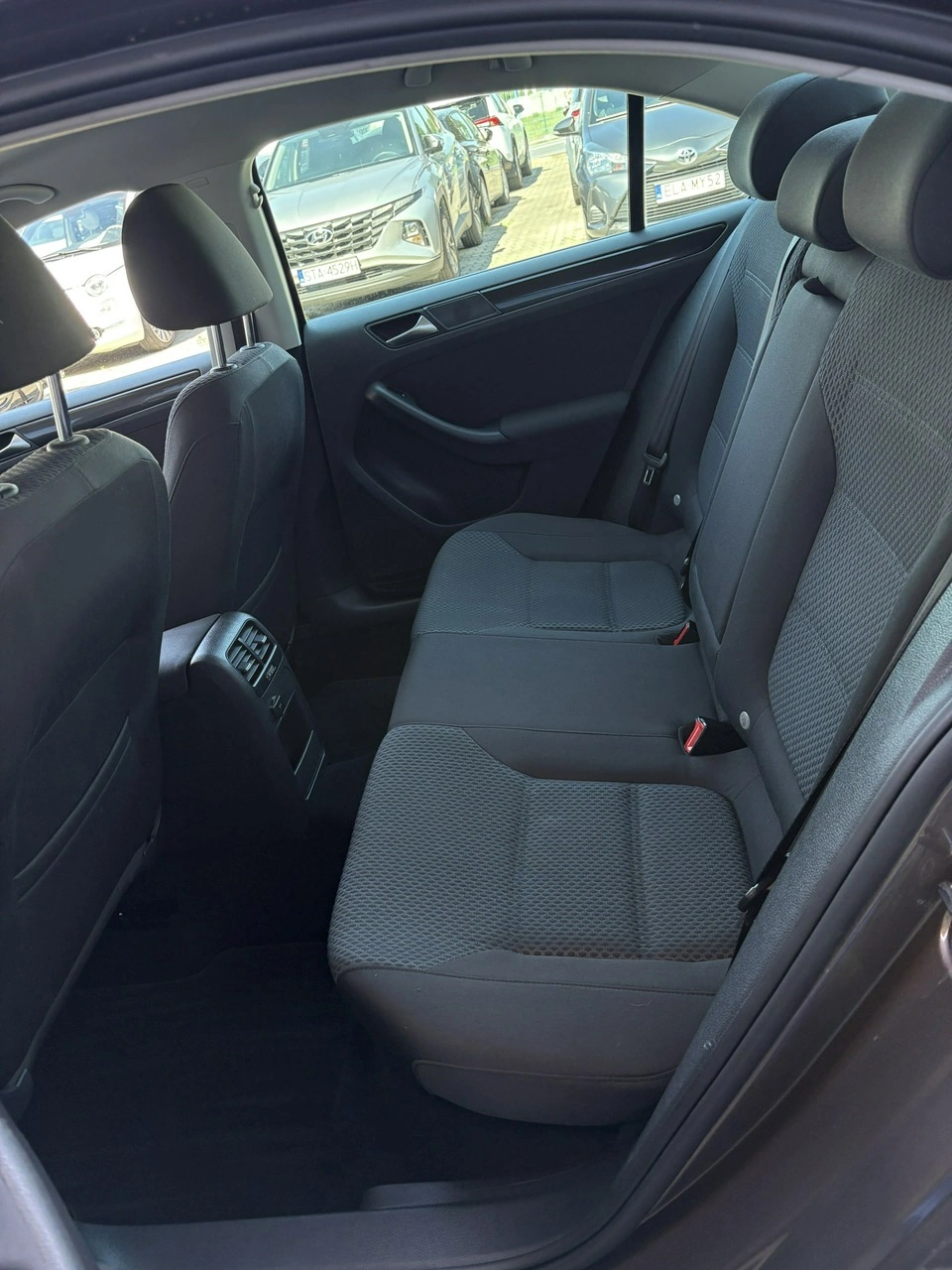 Volkswagen Jetta - Zdjęcie 13