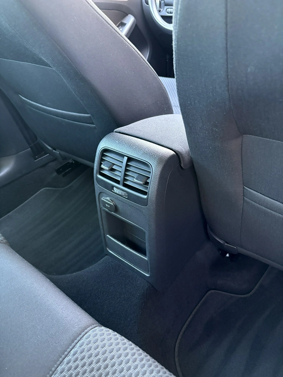 Volkswagen Jetta - Zdjęcie 15