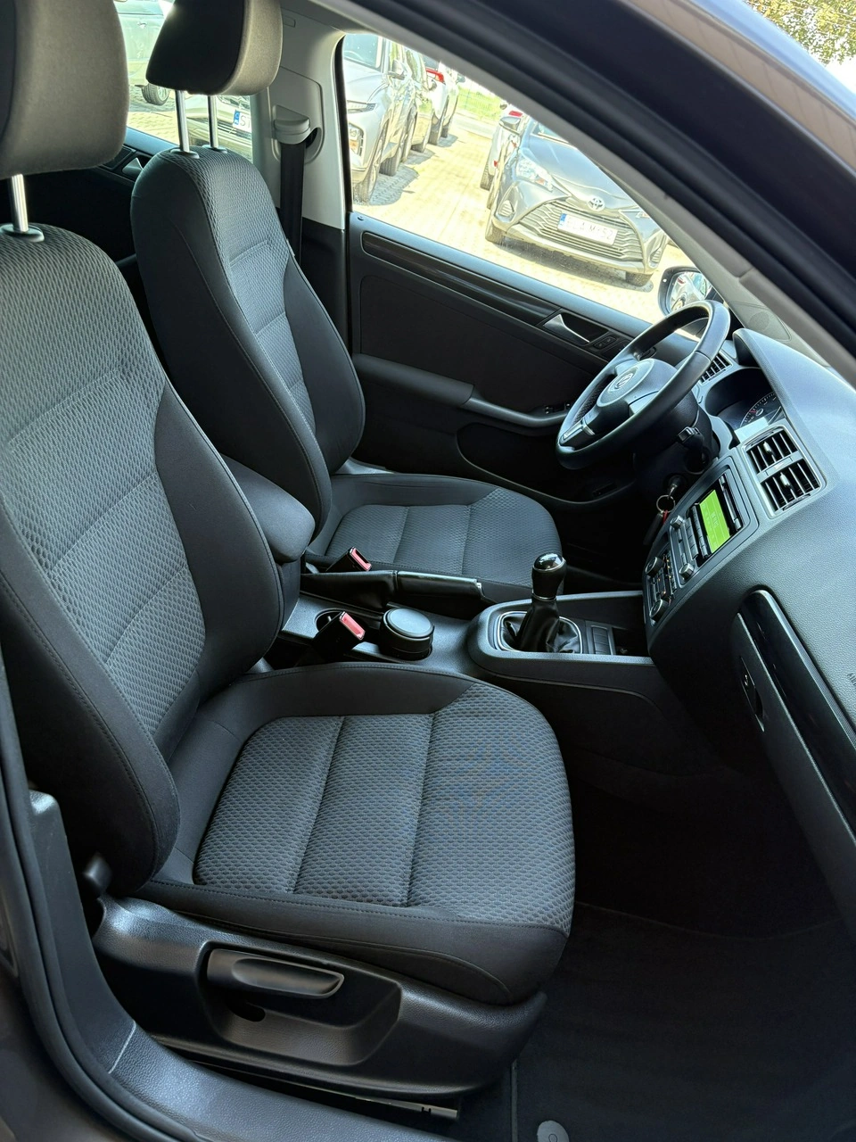 Volkswagen Jetta - Zdjęcie 16