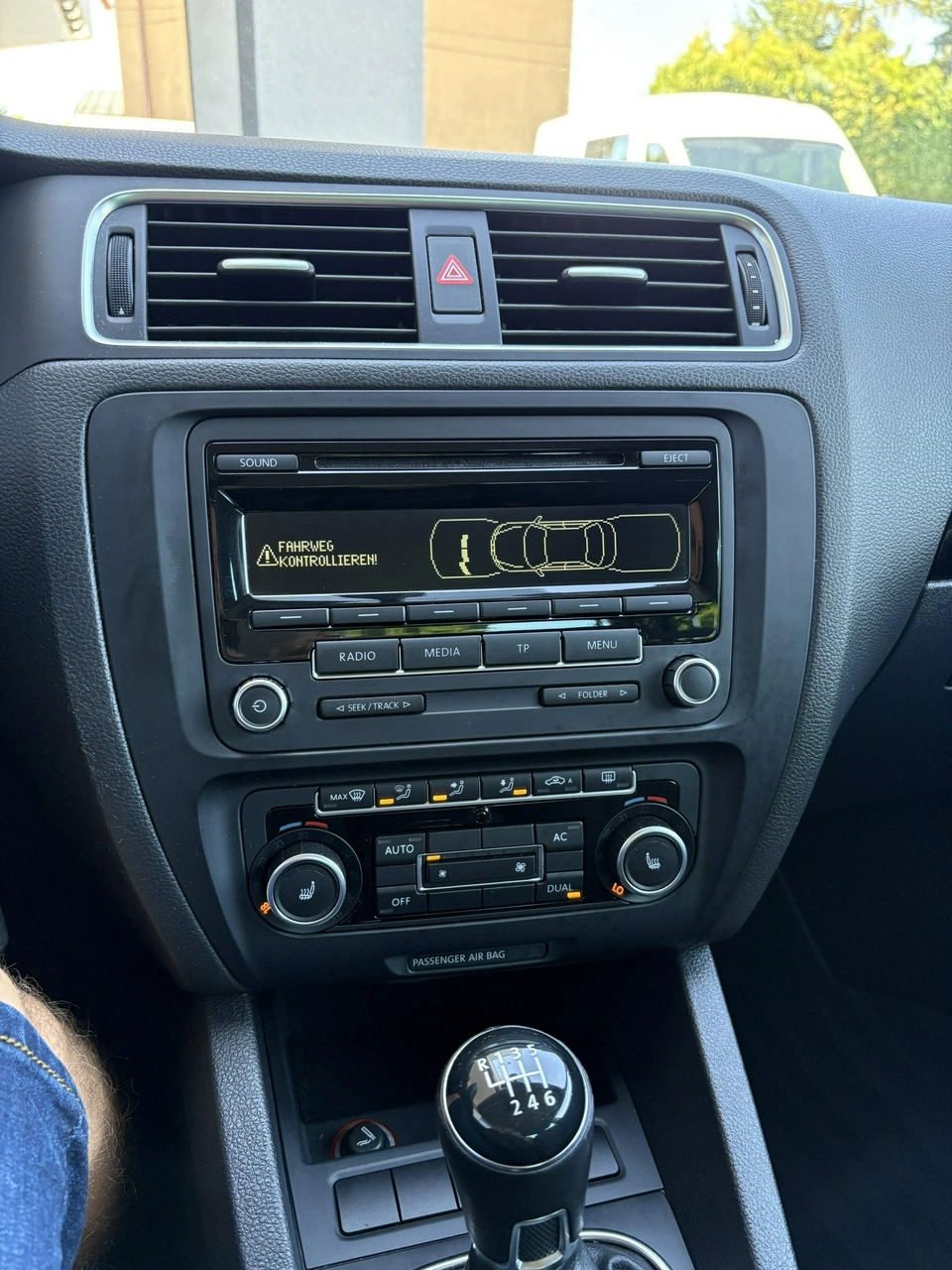 Volkswagen Jetta - Zdjęcie 19