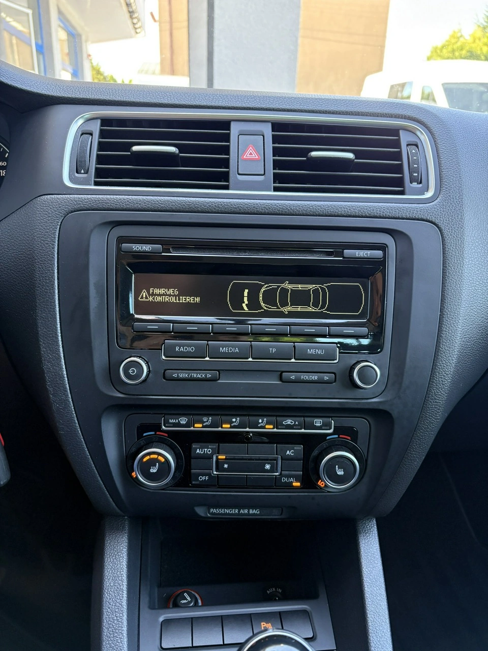 Volkswagen Jetta - Zdjęcie 20