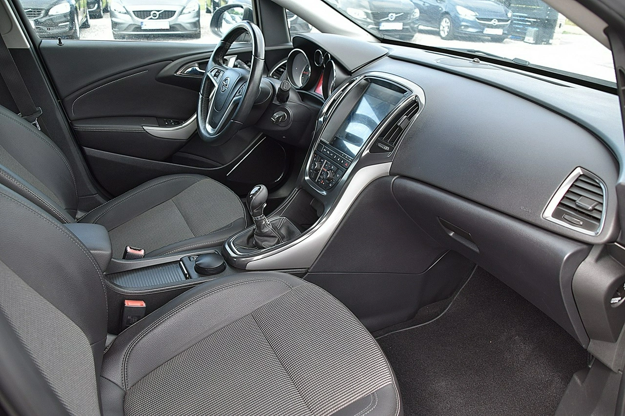Opel Astra - Zdjęcie 10