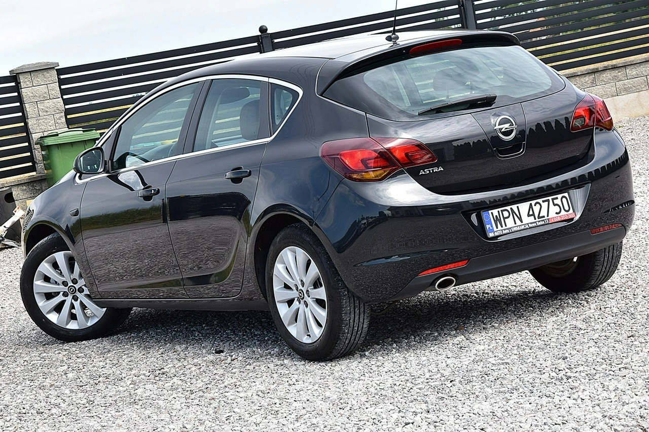 Opel Astra - Zdjęcie 20