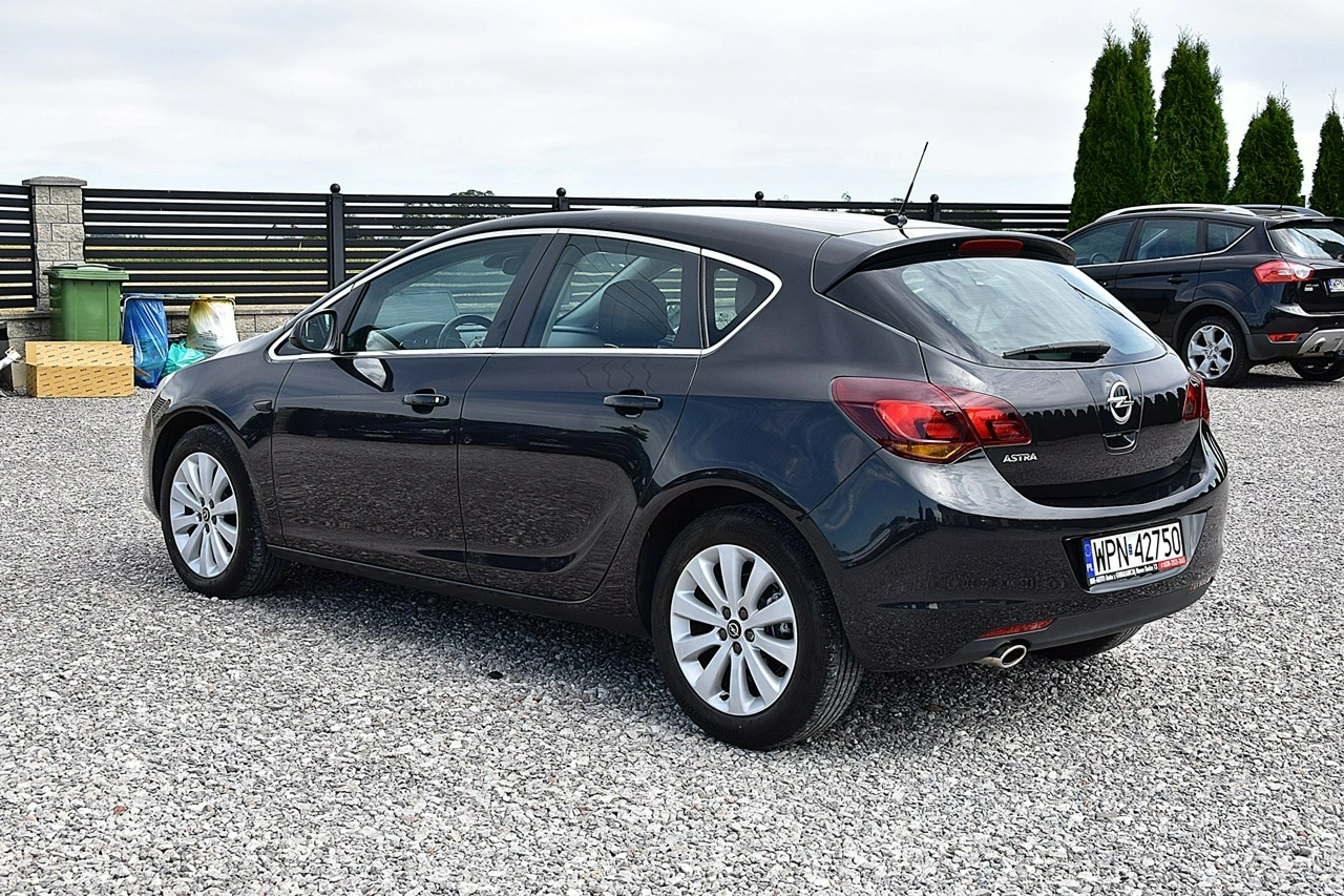 Opel Astra - Zdjęcie 24