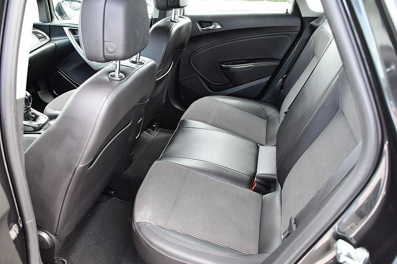 Opel Astra - Zdjęcie 6