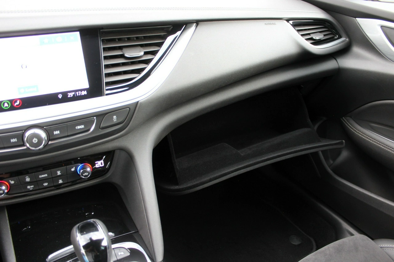 Opel Insignia Sports Tourer - Zdjęcie 31