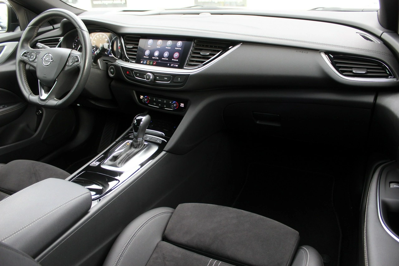 Opel Insignia Sports Tourer - Zdjęcie 32